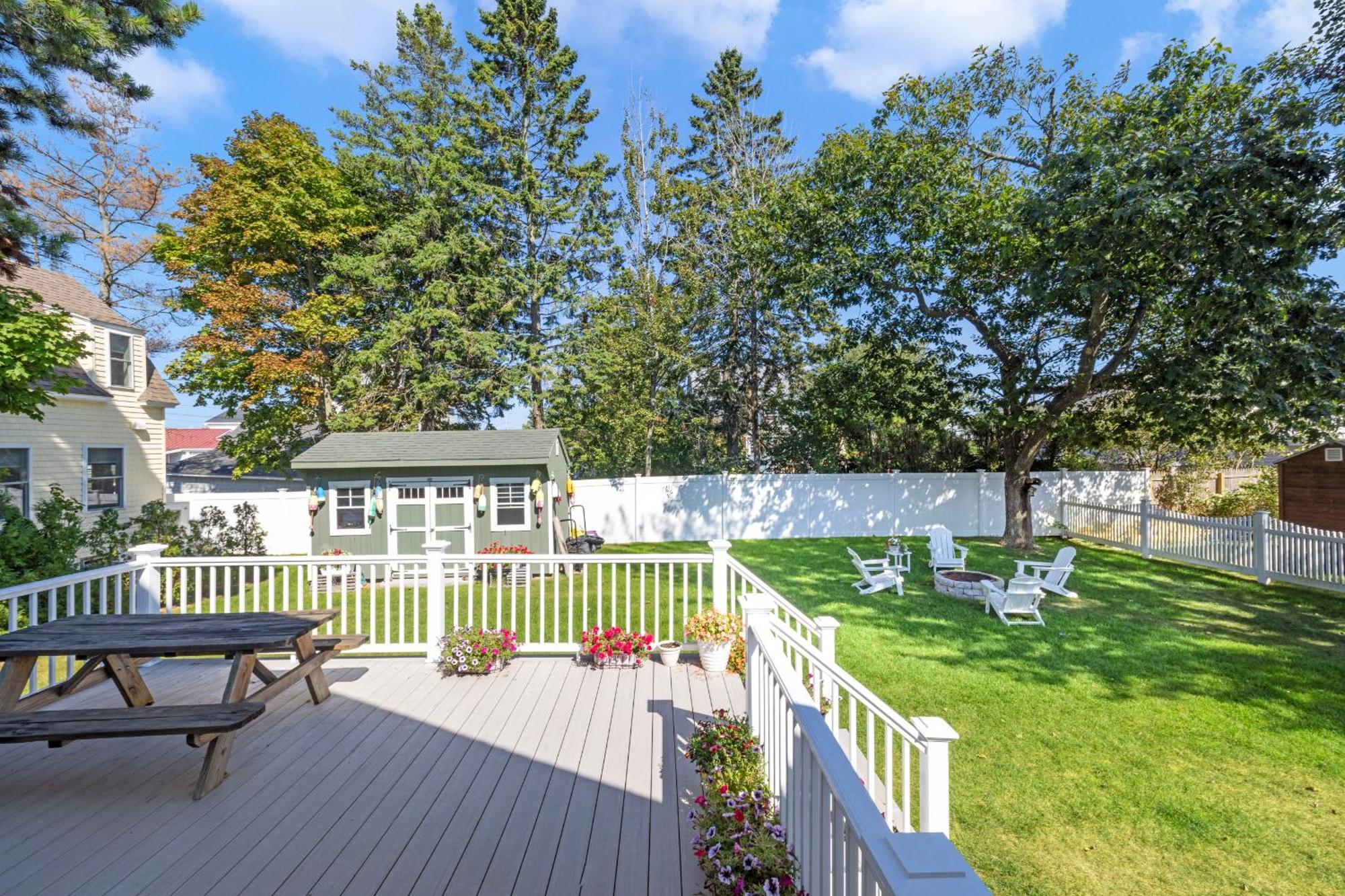 Pine Point Beach House With Deck, Fire Pit & Porch Scarborough Dış mekan fotoğraf