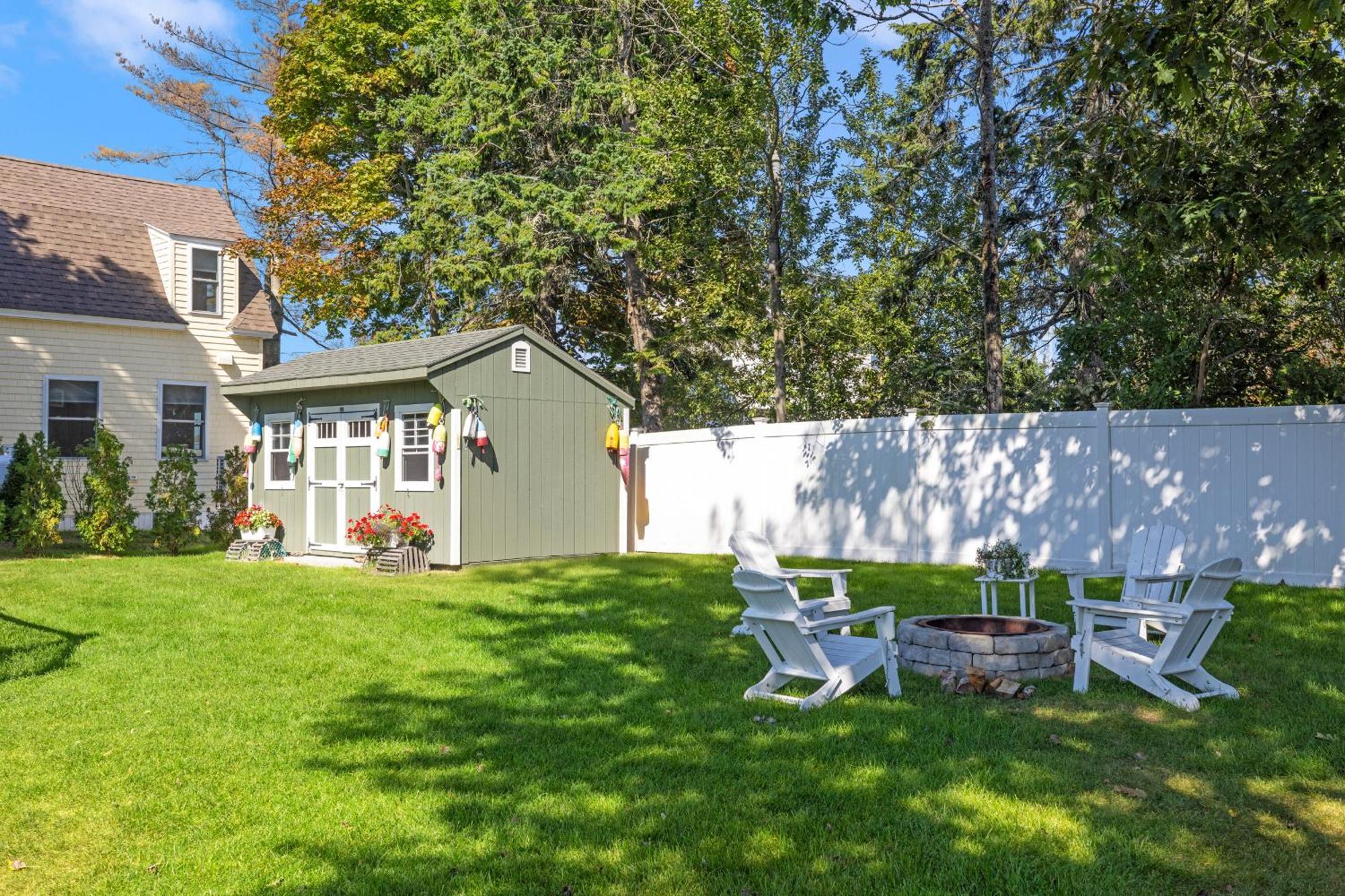 Pine Point Beach House With Deck, Fire Pit & Porch Scarborough Dış mekan fotoğraf